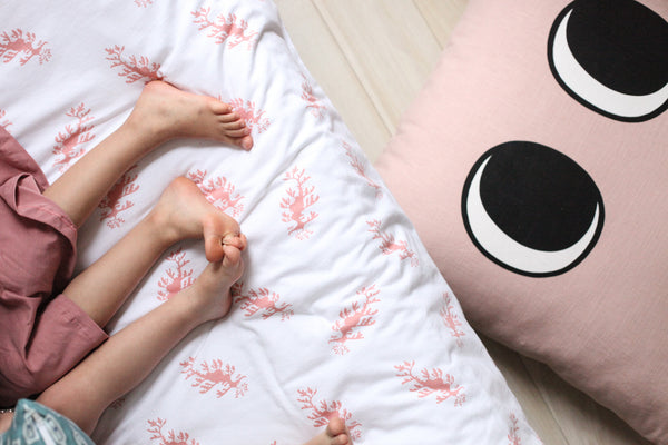 duvet set - leafy sea dragons pink