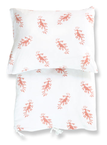 duvet set - leafy sea dragons pink